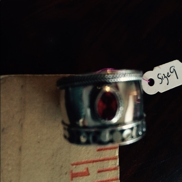 Ring - Picture 3 of 3